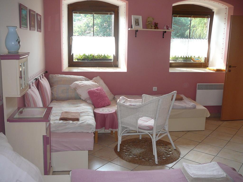 Ferienwohnung La Ferme de Sissi Smrzice Zimmer foto