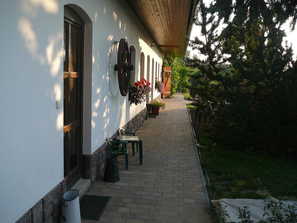Ferienwohnung La Ferme de Sissi Smrzice Exterior foto