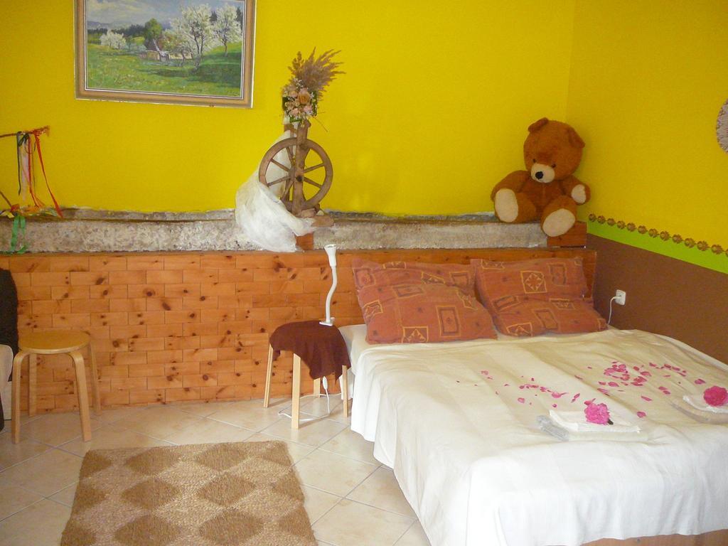 Ferienwohnung La Ferme de Sissi Smrzice Zimmer foto