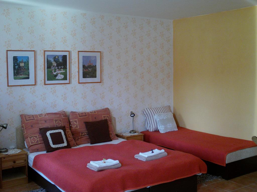 Ferienwohnung La Ferme de Sissi Smrzice Zimmer foto